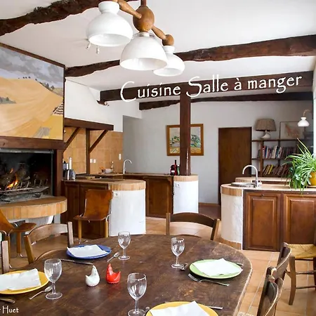 Ferienhaus Spacieuse A Avec Piscine Privee Et Vue Montagne Crastes