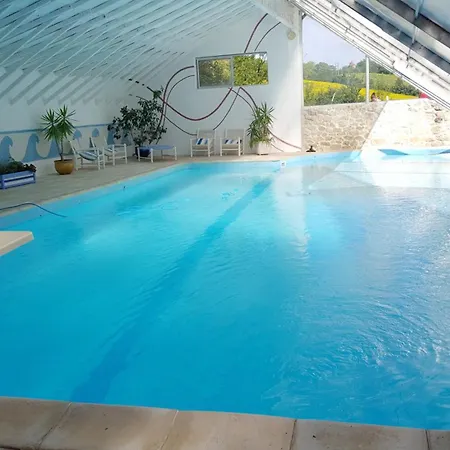 בית נופש Spacieuse A Avec Piscine Privee Et Vue Montagne