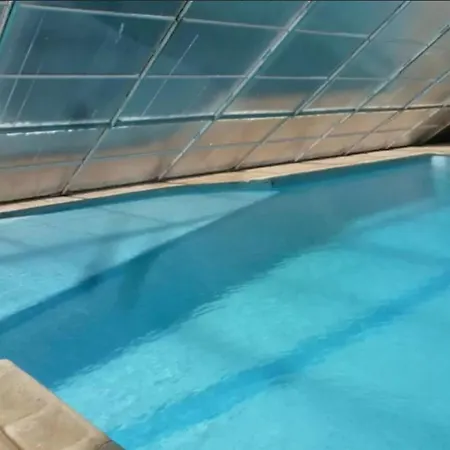 Spacieuse A Avec Piscine Privee Et Vue Montagne בית נופש *